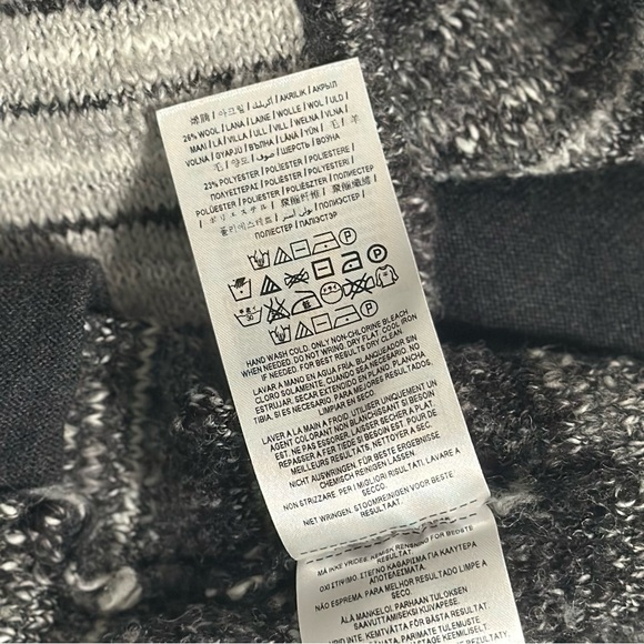 Guess Grey and White Wool Blend Cozy Sweater Long Sleeve Cardigan - Picture 10 of 10